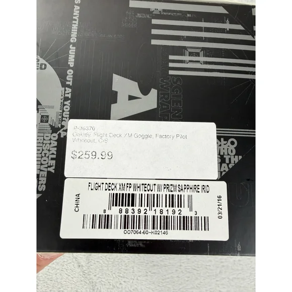 Oakley NWT Snowboarding Goggles Flight Deck XM Goggle Factory Pilot Whiteout - Picture 4 of 15